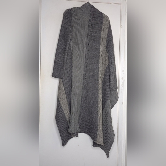 STEFANEL Alpaca Wool Blend Gray Colorblock Hi-Lo Cardigan Sweater Size Small EUC - Picture 2 of 4
